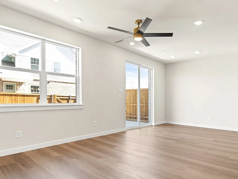 729 Tower Rd - Photo 7 of 20