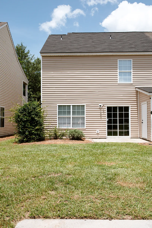 215 Dillard Mill Dr - Photo 2 of 17