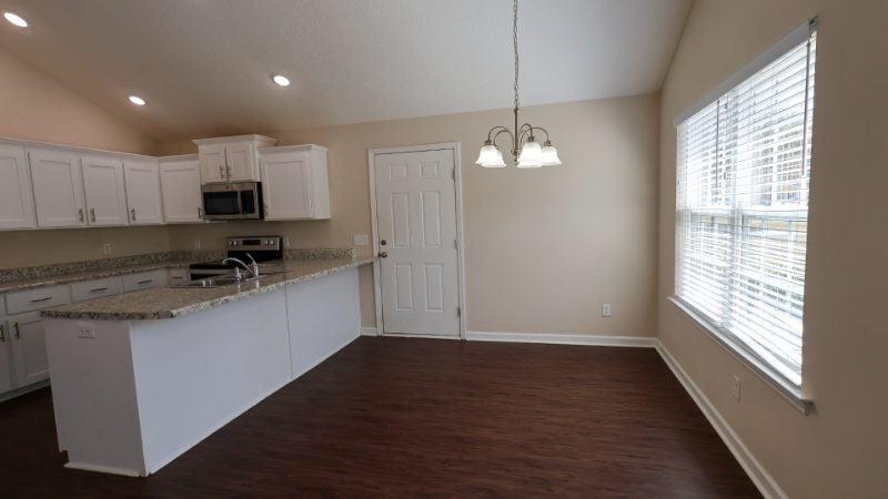 122 Villa Rd - Photo 4 of 18