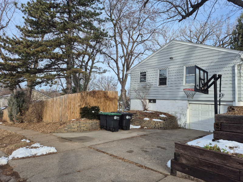 1002 N 76th St - Photo 2 of 7