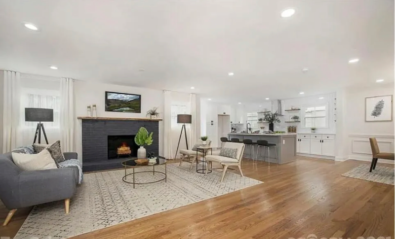 7128 Mapleridge Dr - Photo 2 of 7