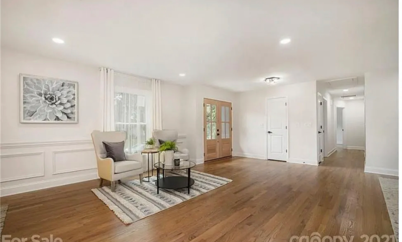 7128 Mapleridge Dr - Photo 3 of 7