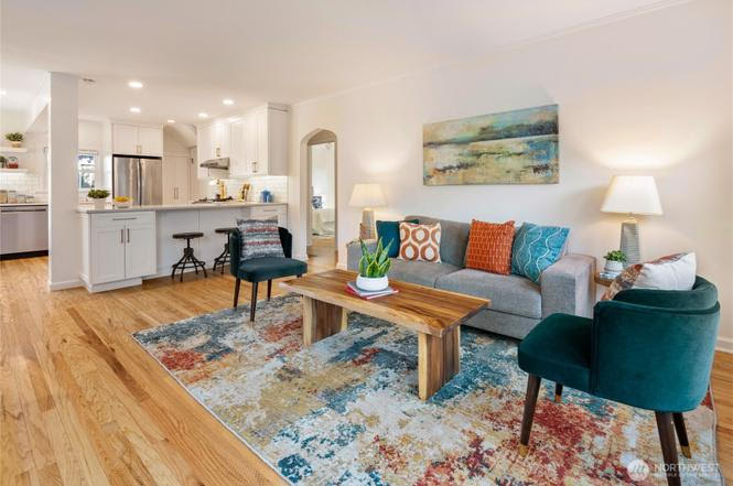 9716 Dayton Ave N - Photo 4 of 20