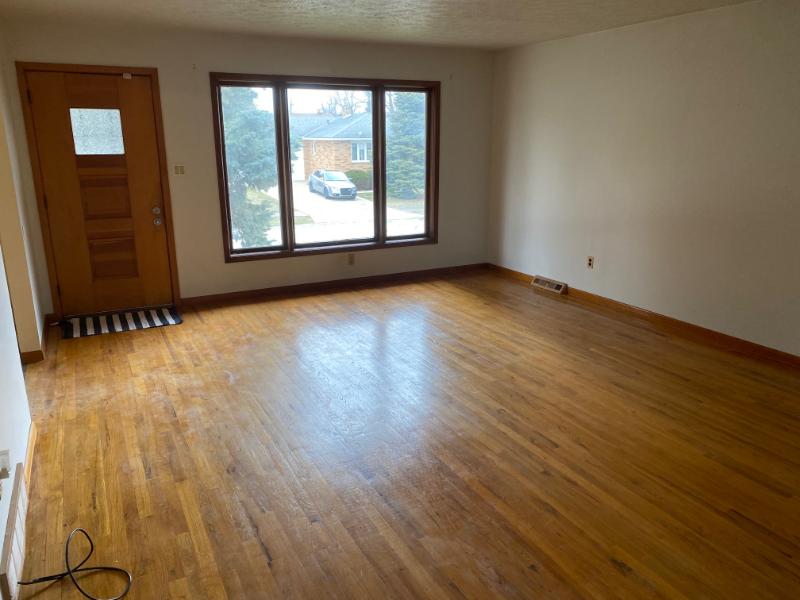 2921 Woodlawn Dr - Photo 2 of 8