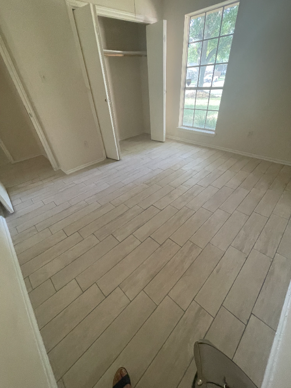 24111 Lone Elm Dr - Photo 4 of 5