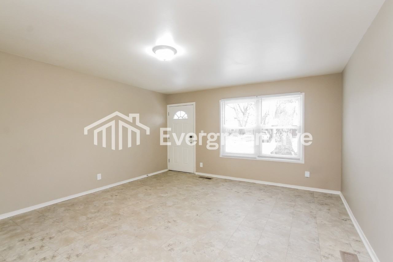 3550 Beeler Ave - Photo 3 of 15