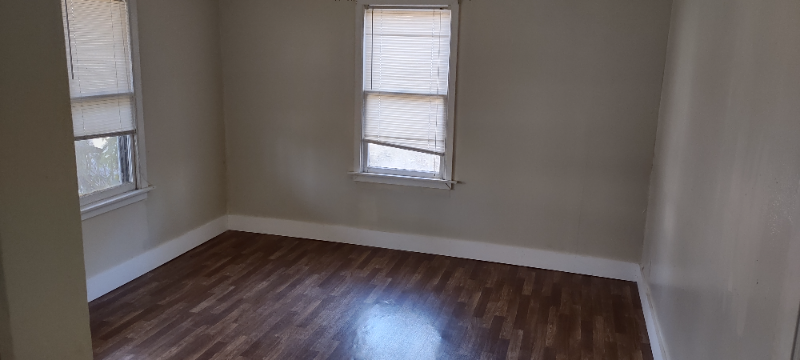 511 Sheffield St - Photo 4 of 5