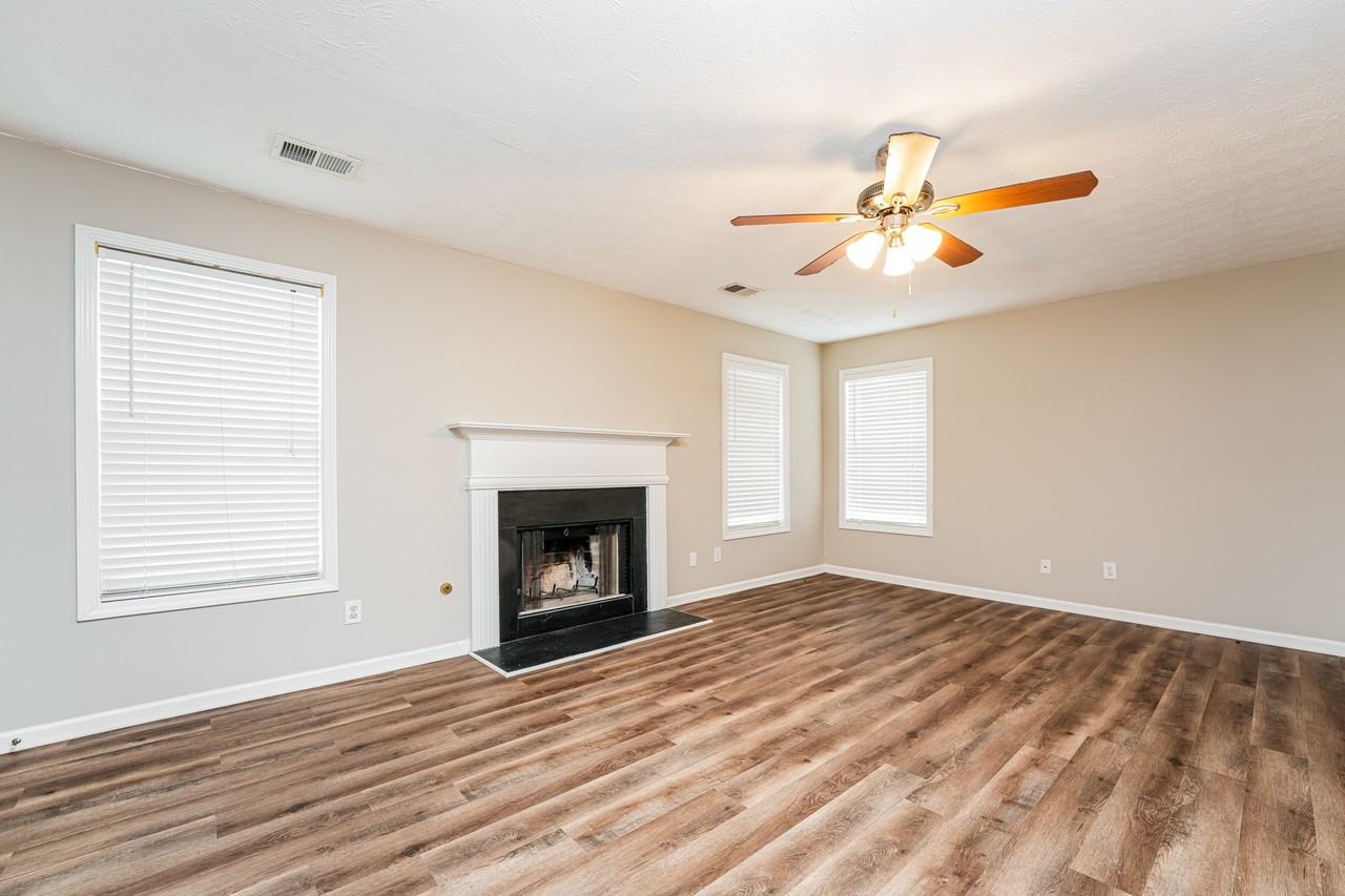 2278 Harmony Lakes Cir - Photo 2 of 10