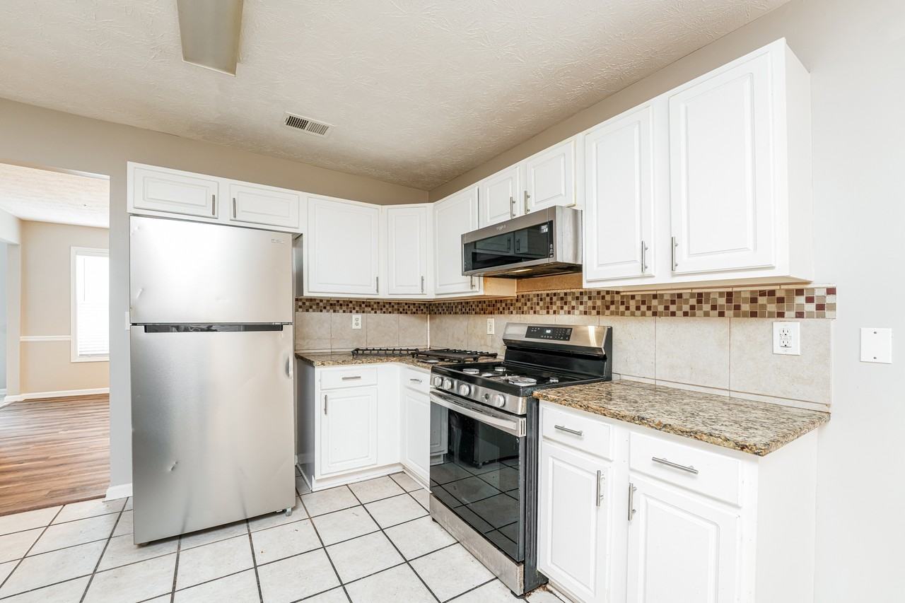 2278 Harmony Lakes Cir - Photo 4 of 10