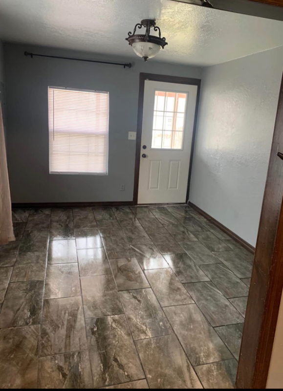 1451 Sw 13th St - Photo 2 of 9