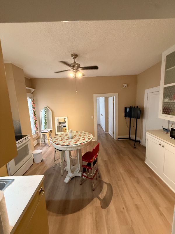 203 N Dillard St #2 - Photo 2 of 5