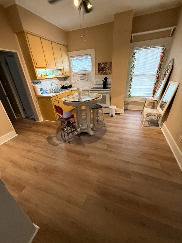 203 N Dillard St #2 - Photo 3 of 5