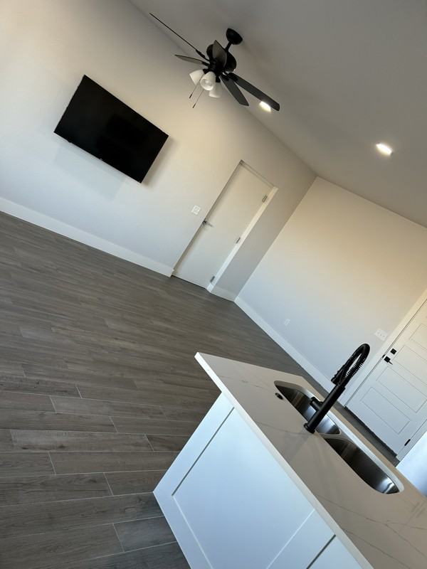 300 Desert Quail Rd - Photo 5 of 18