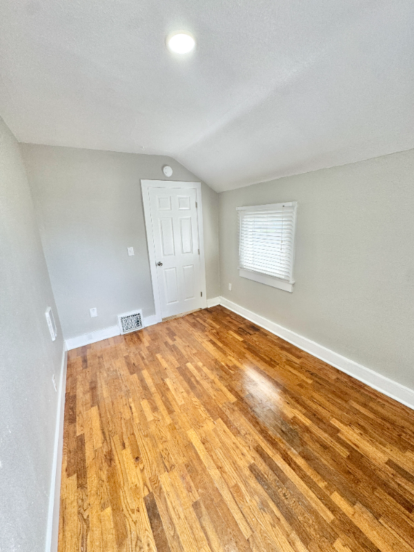 322 E Saint Vrain St - Photo 2 of 7