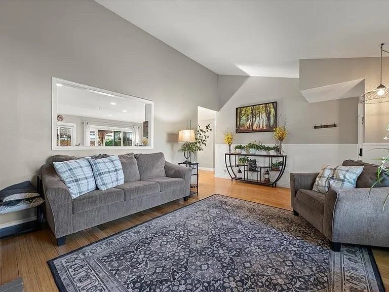 7330 Wren Ave - Photo 6 of 18