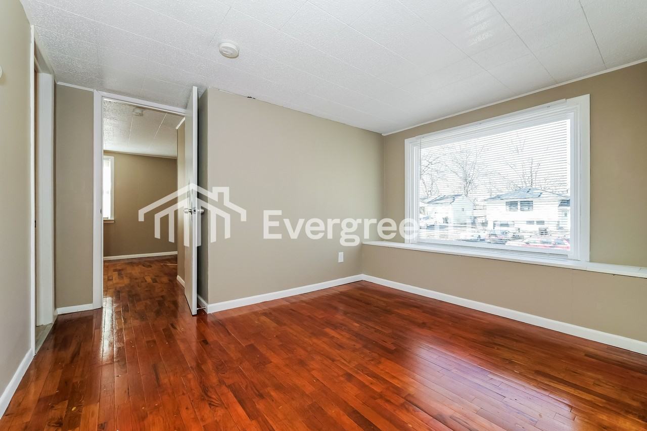 3017 S Norwood Ave - Photo 2 of 15