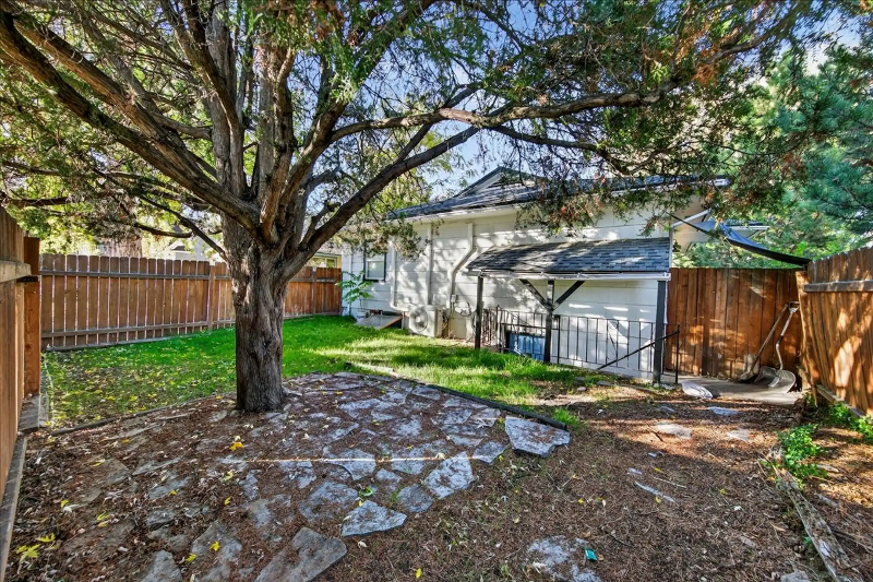 501 N 27th St #501 - Photo 3 of 13