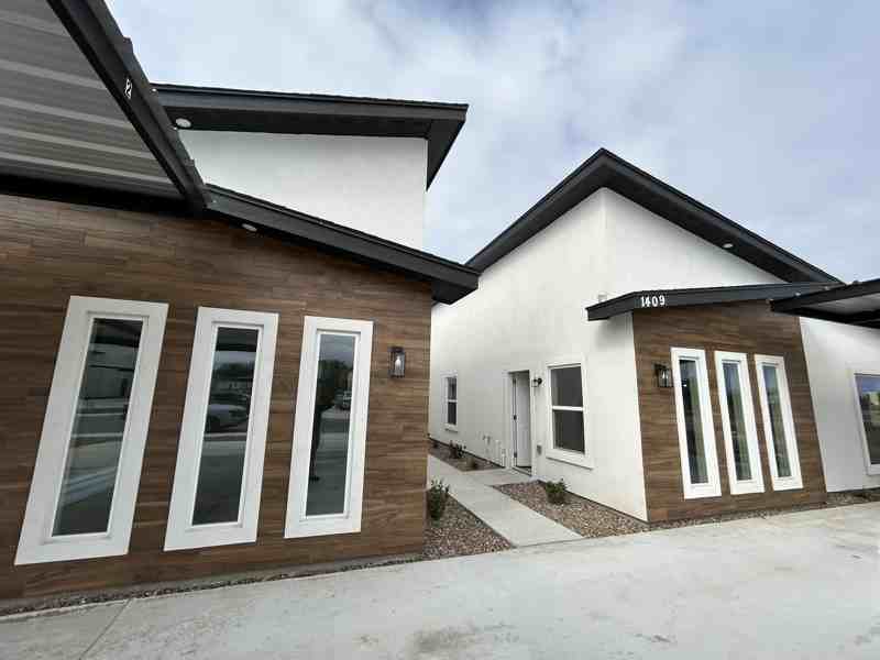 1409 S Michigan St #4