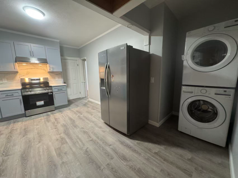 43 Bradley St #1 - Photo 3 of 13