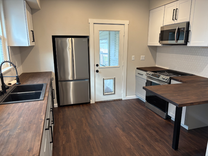 2012 W Montgomery Ave #A - Photo 7 of 19