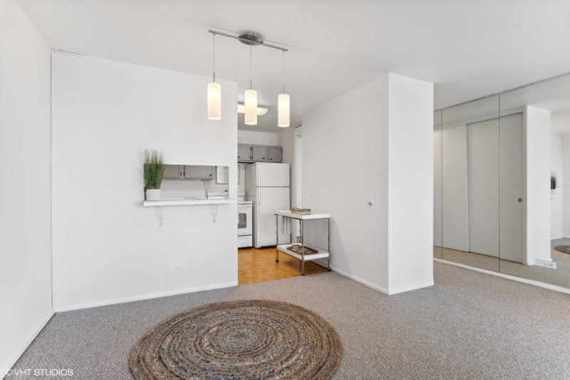 2400 N Lakeview Ave #1606 - Photo 2 of 19