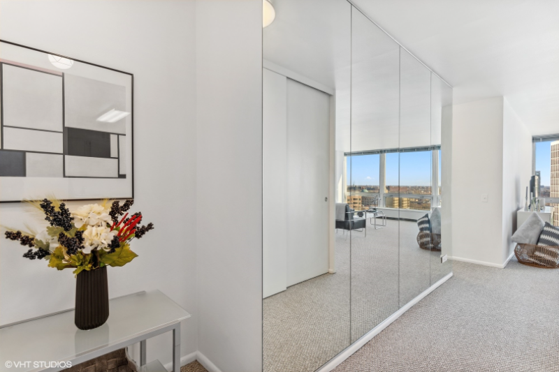 2400 N Lakeview Ave #1606 - Photo 6 of 19