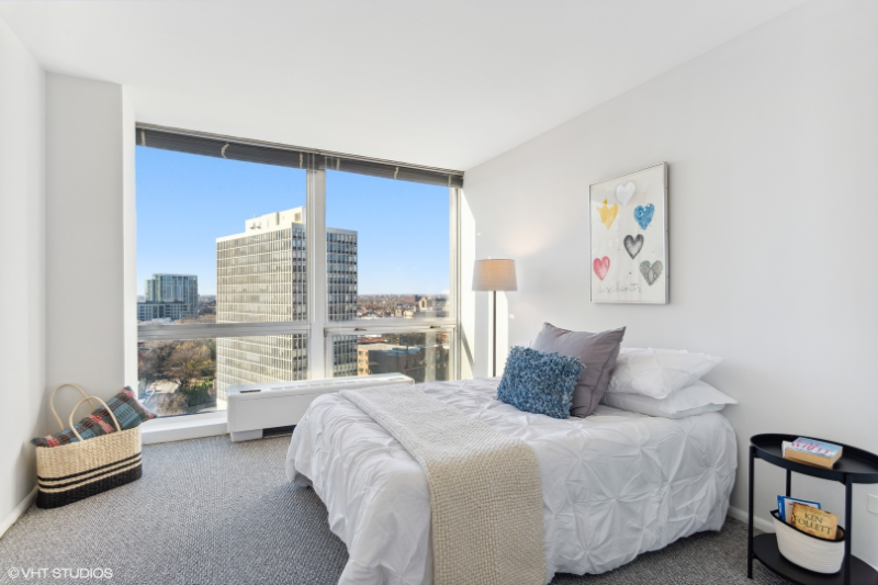 2400 N Lakeview Ave #1606 - Photo 7 of 19