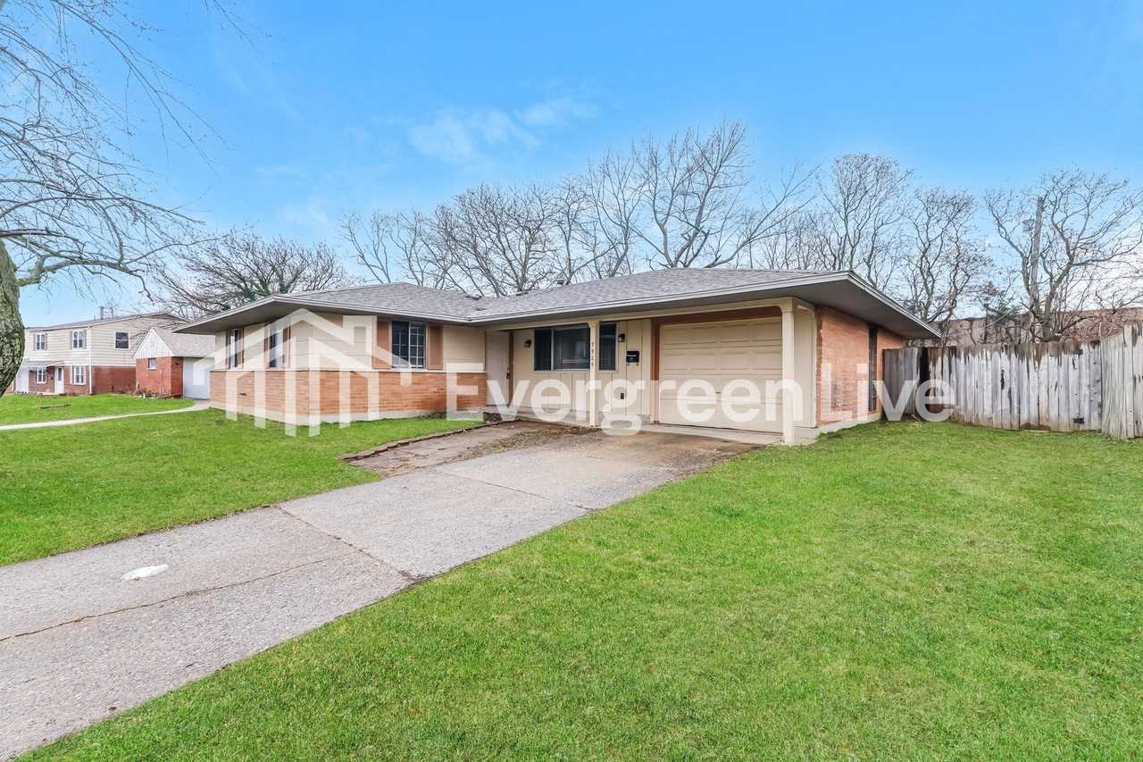 7925 Blackshear Dr - Photo 2 of 15