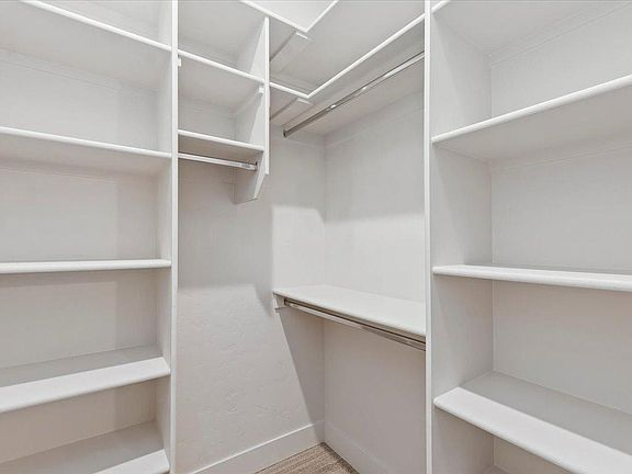 1720 W Howe St - Photo 2 of 17