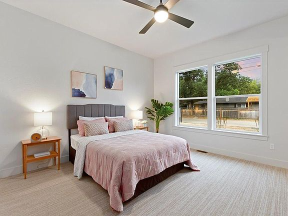 1720 W Howe St - Photo 5 of 17