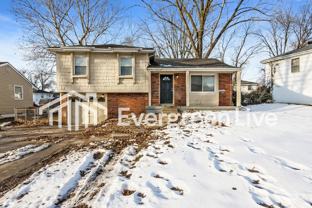 5612 N Quincy Ave - Photo 1 of 1