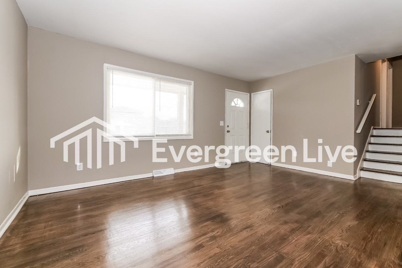 5612 N Quincy Ave - Photo 3 of 15