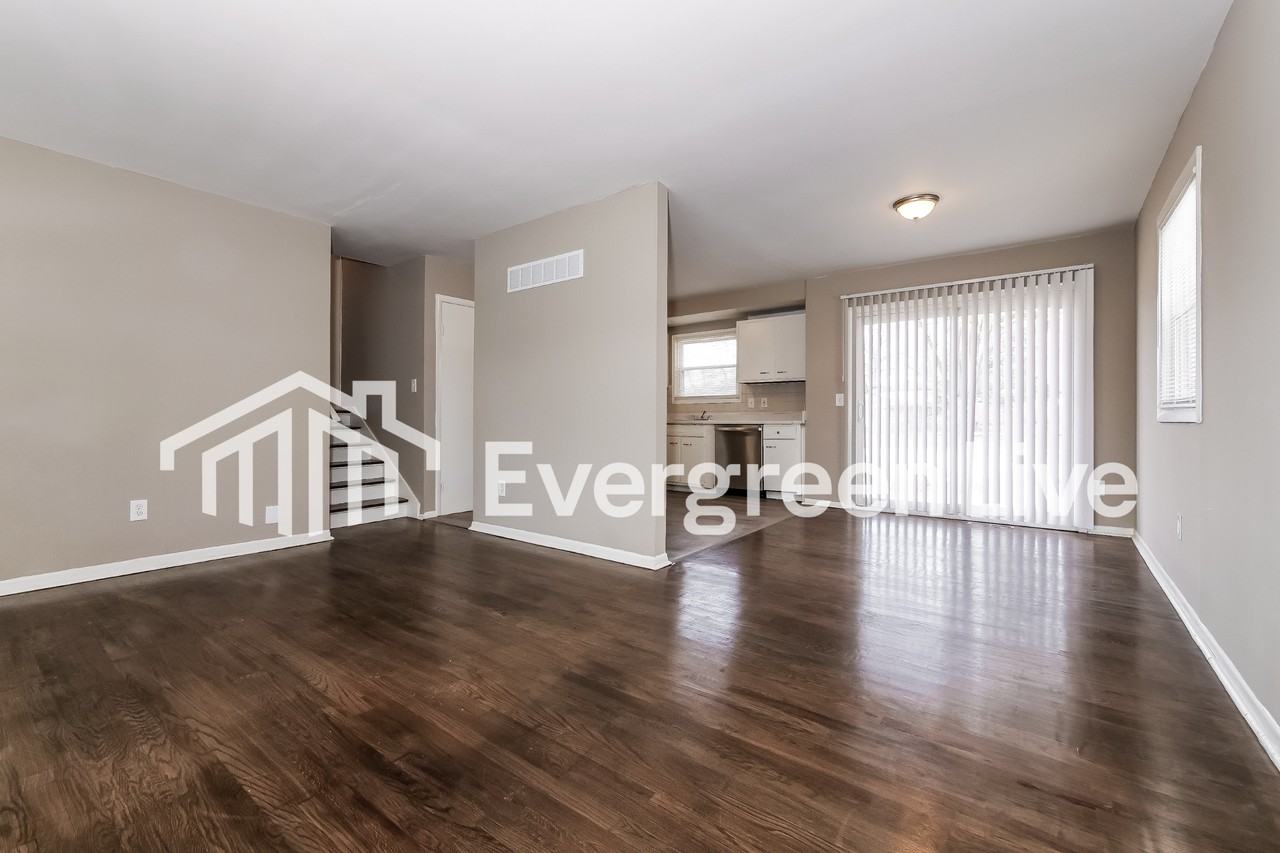 5612 N Quincy Ave - Photo 4 of 15