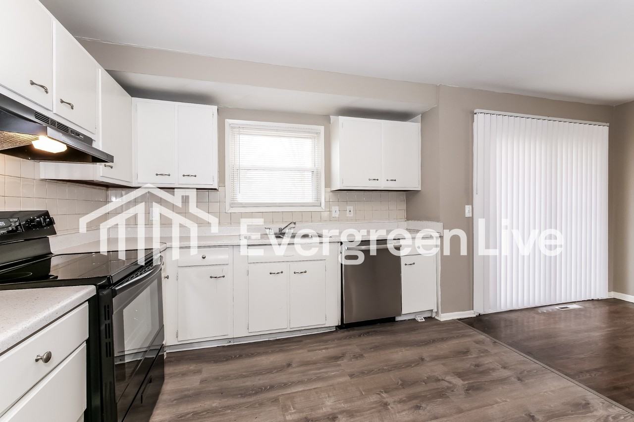 5612 N Quincy Ave - Photo 7 of 15