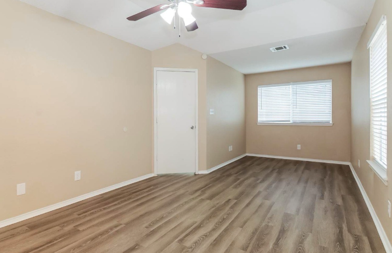 4246 Hathaway Dr - Photo 5 of 7