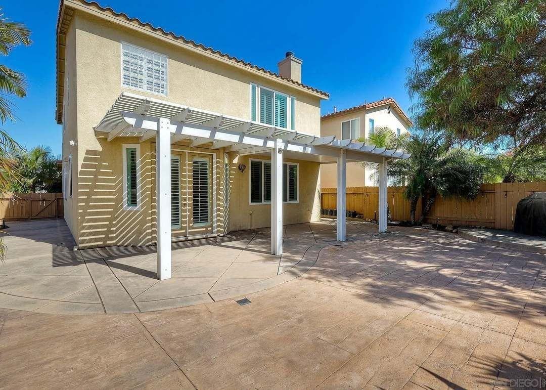 5303 Seaglen Way - Photo 2 of 25