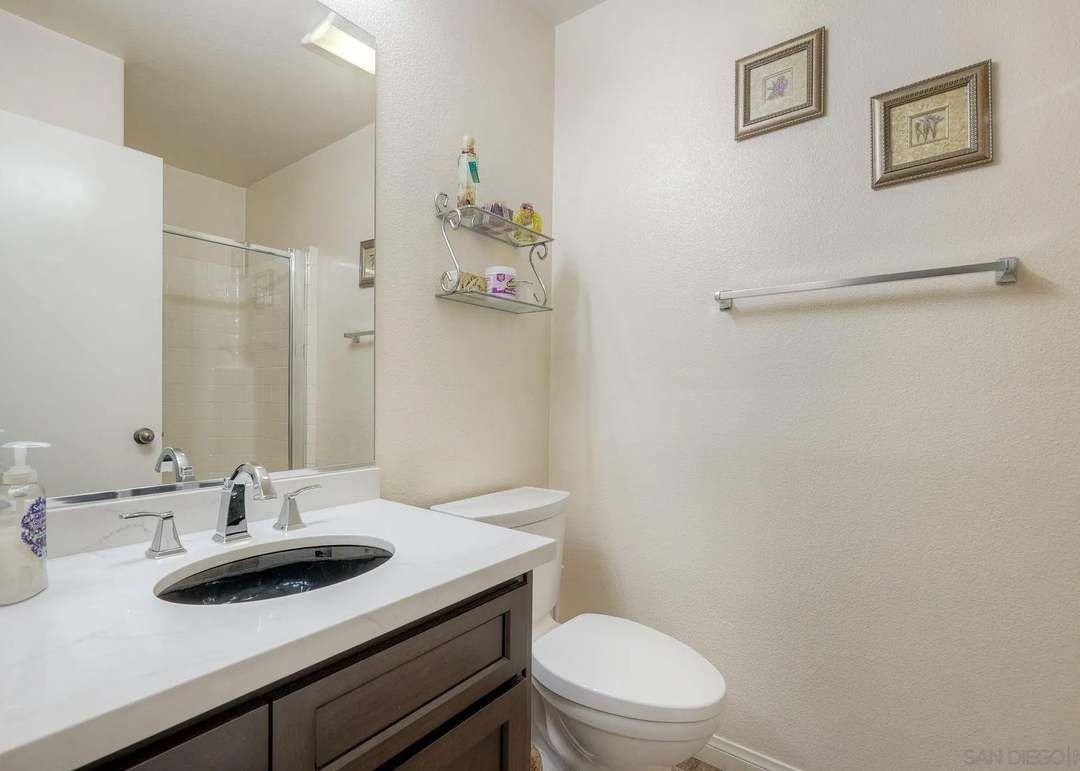 5303 Seaglen Way - Photo 3 of 25