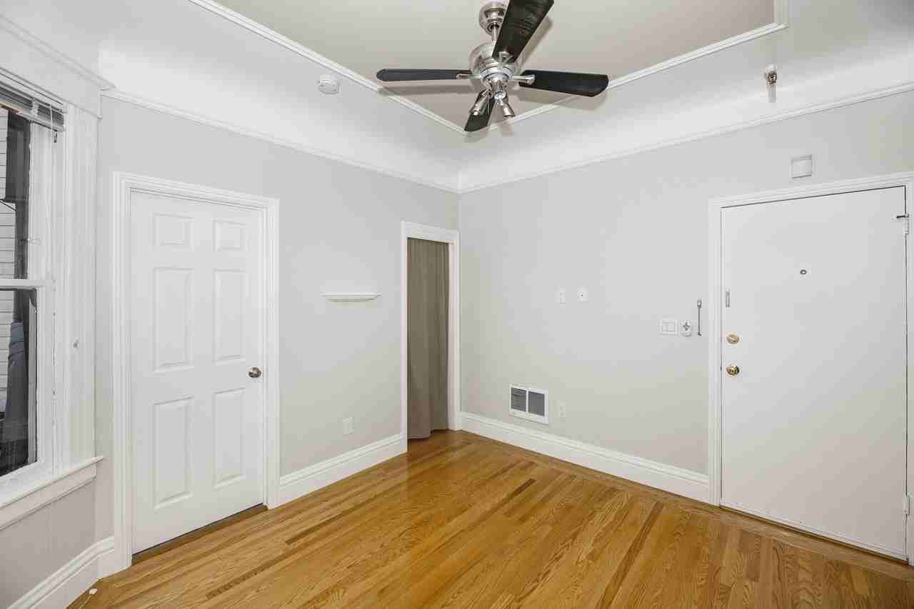 1201 Pine - Photo 5 of 11