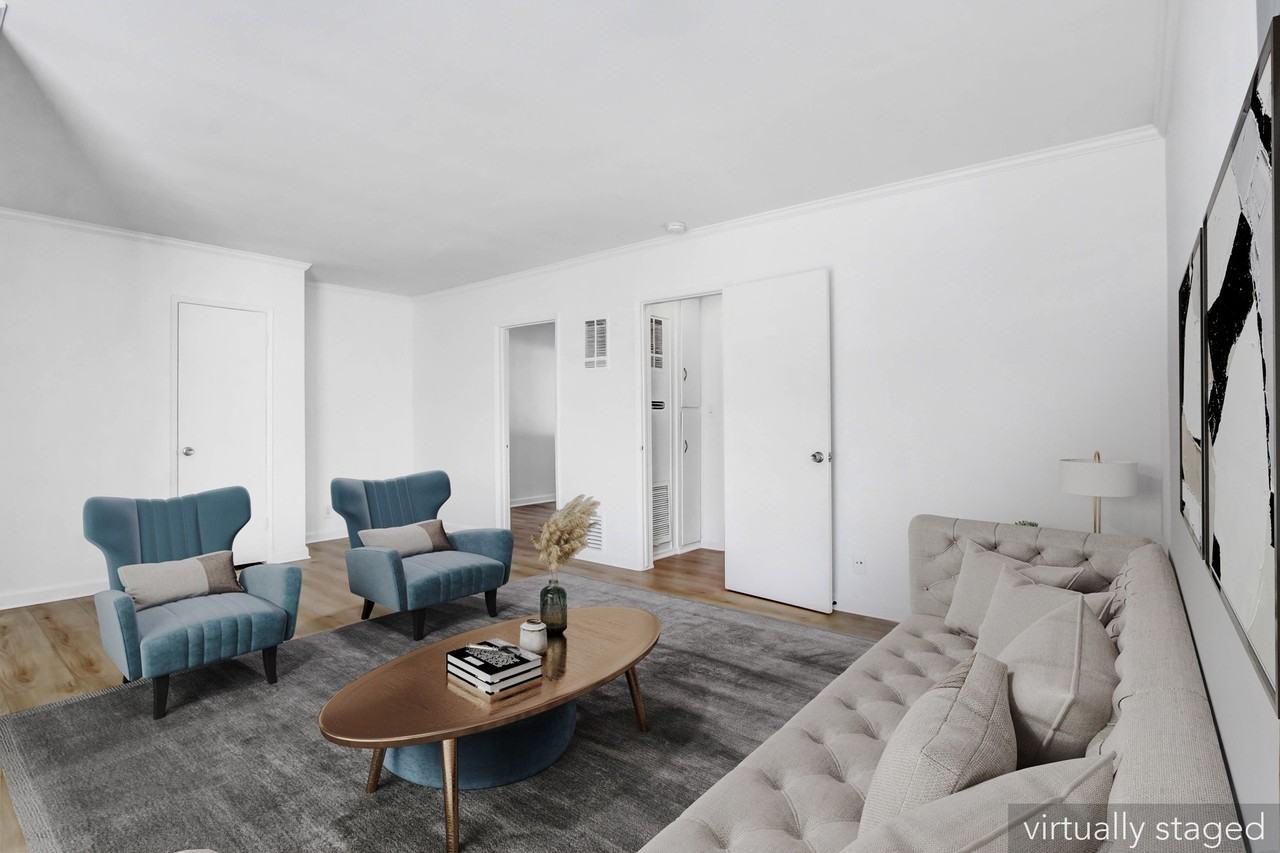 1545 North Laurel - Photo 2 of 17