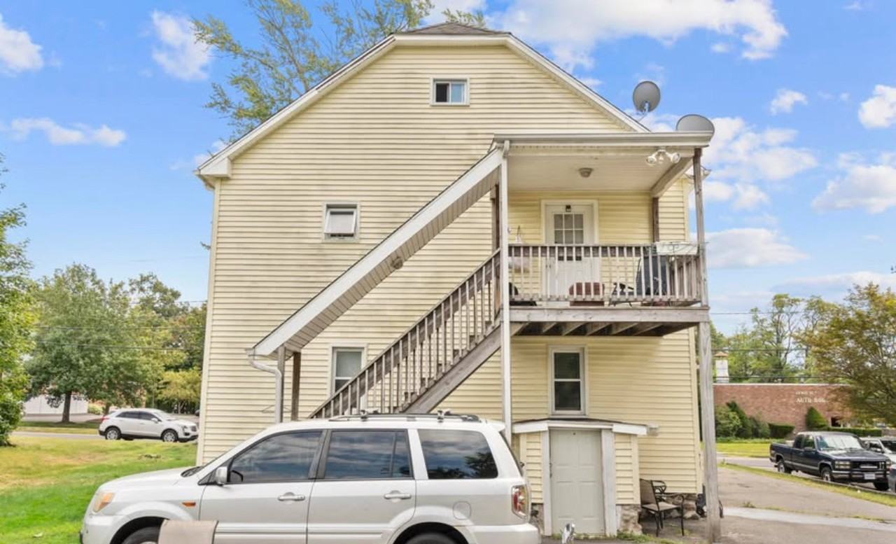 27 Lewis St #2ndFL - Photo 2 of 5