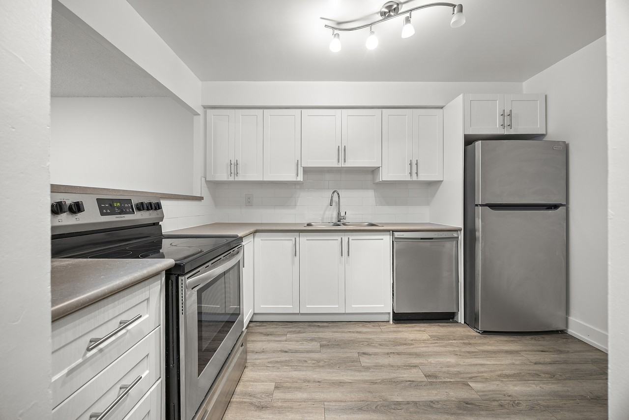 95 Charolais Boulevard - Photo 3 of 14