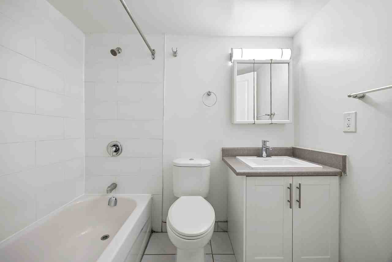 95 Charolais Boulevard - Photo 4 of 14