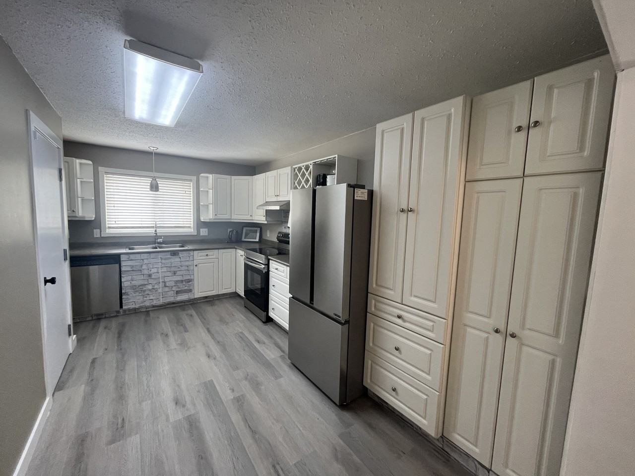 719 Avenue I S - Photo 6 of 15