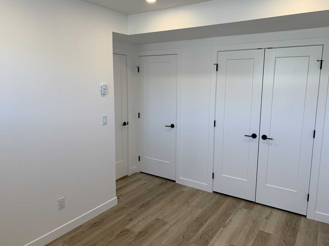 403 Hilliard St W - Photo 5 of 9