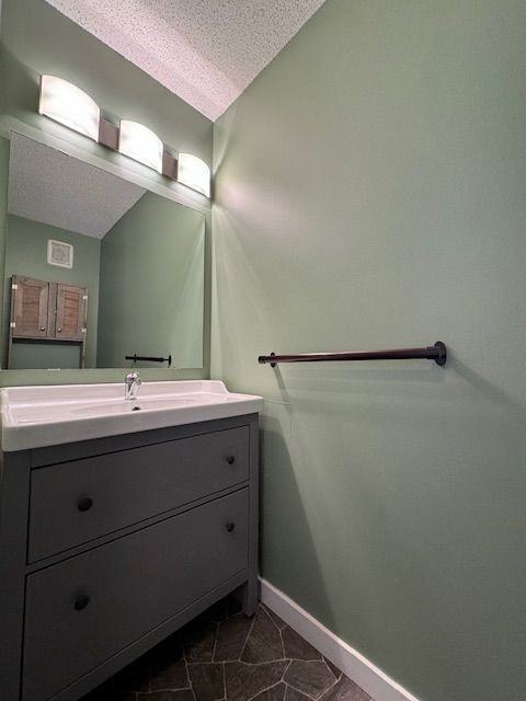 3 Bedroom | 1.5 Bathroom | 108 Imperial Street - Photo 3 of 15