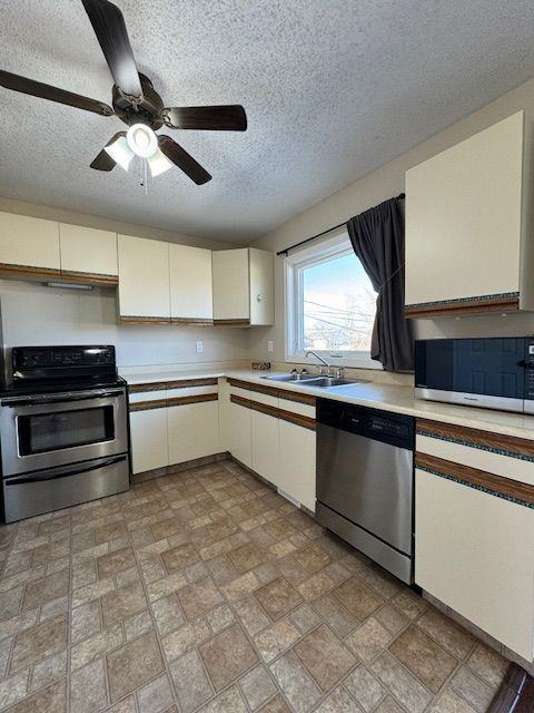 3 Bedroom | 1.5 Bathroom | 108 Imperial Street - Photo 6 of 15