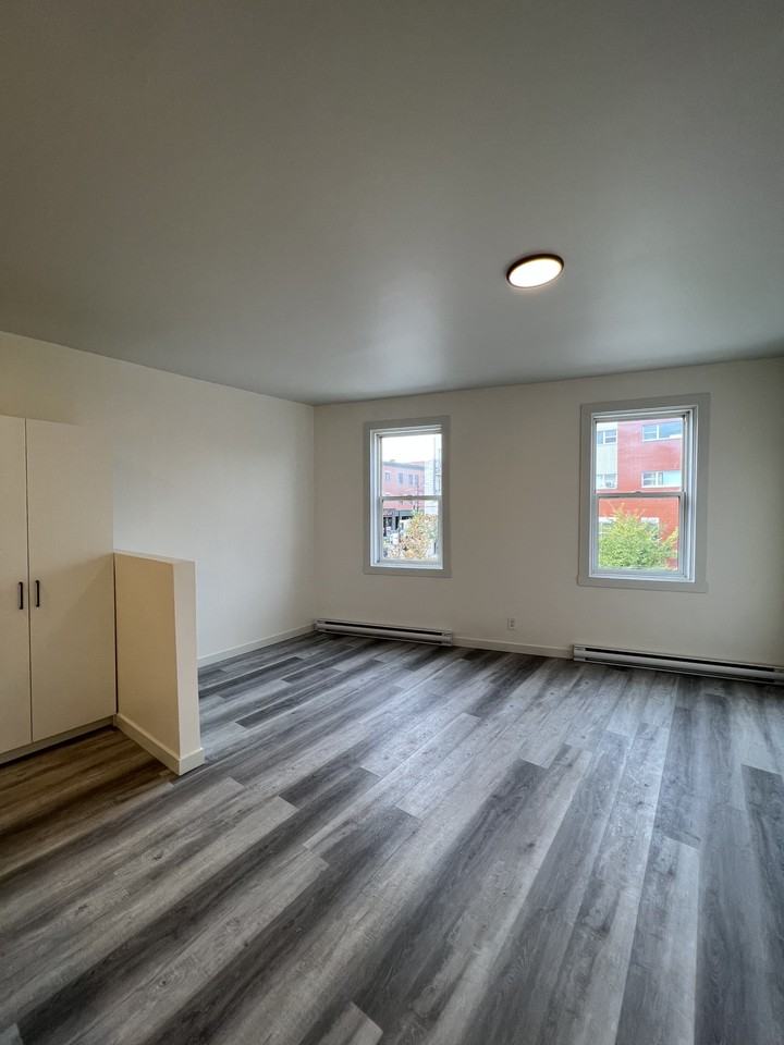 507 Rose de Lima & 3493 Notre Dame West - Photo 5 of 11