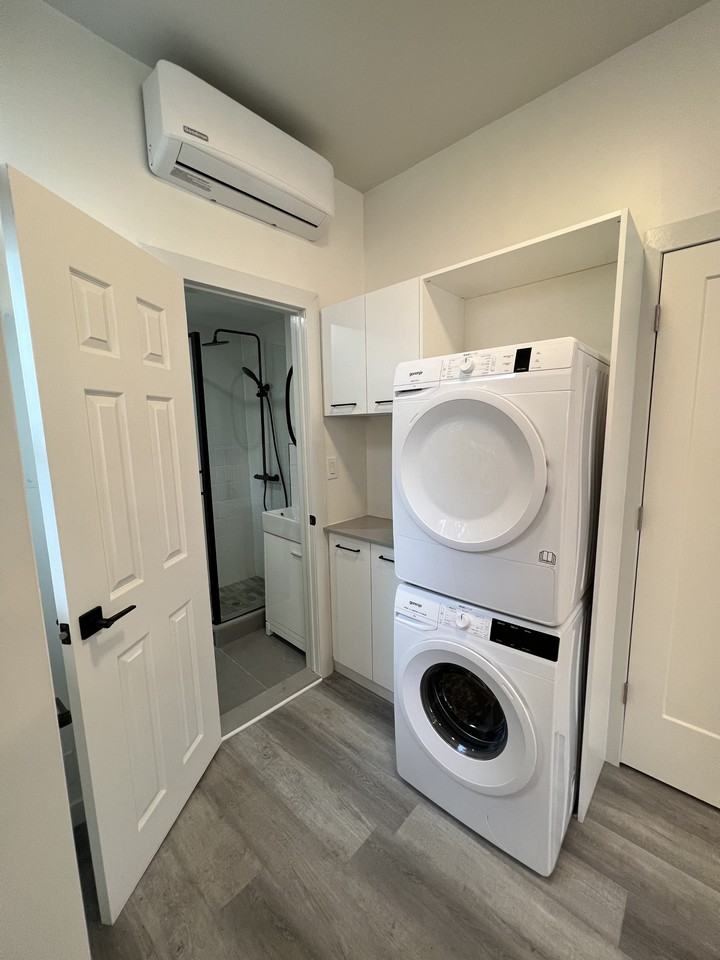 507 Rose de Lima & 3493 Notre Dame West - Photo 7 of 11