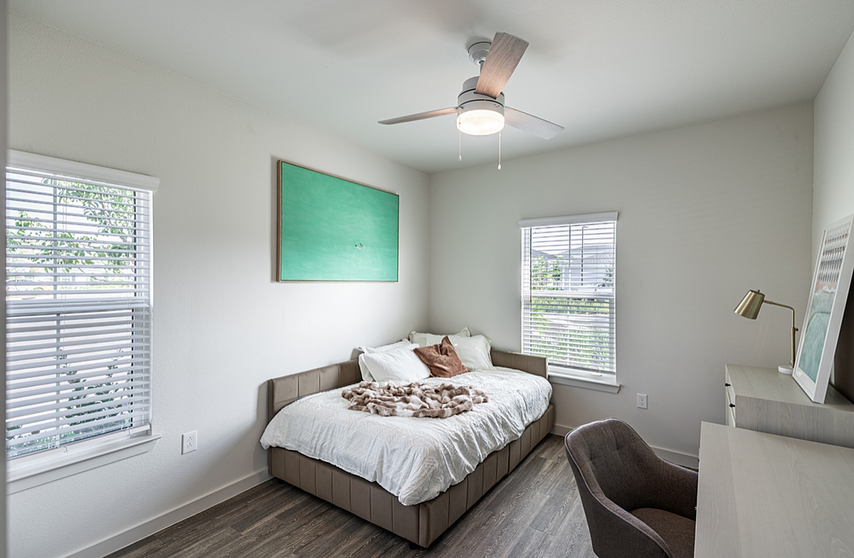 Villas at Venice - Photo 4 of 79