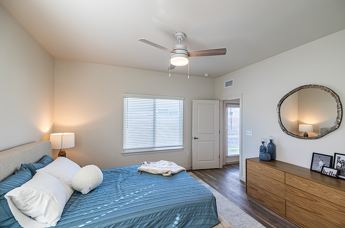 Villas at Venice - Photo 5 of 79